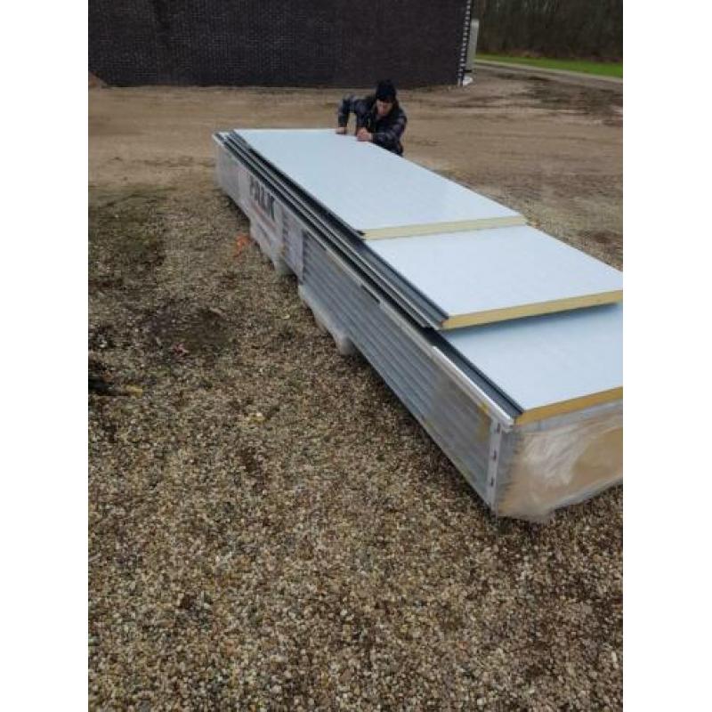 Nieuwe sandwich panelen circa 60 m2