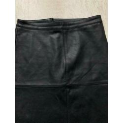 Mooie leatherlook rok van Vila maat M