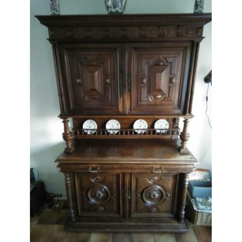 Antieke kast
