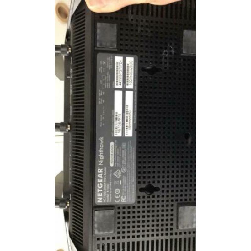 Netgear router R7000