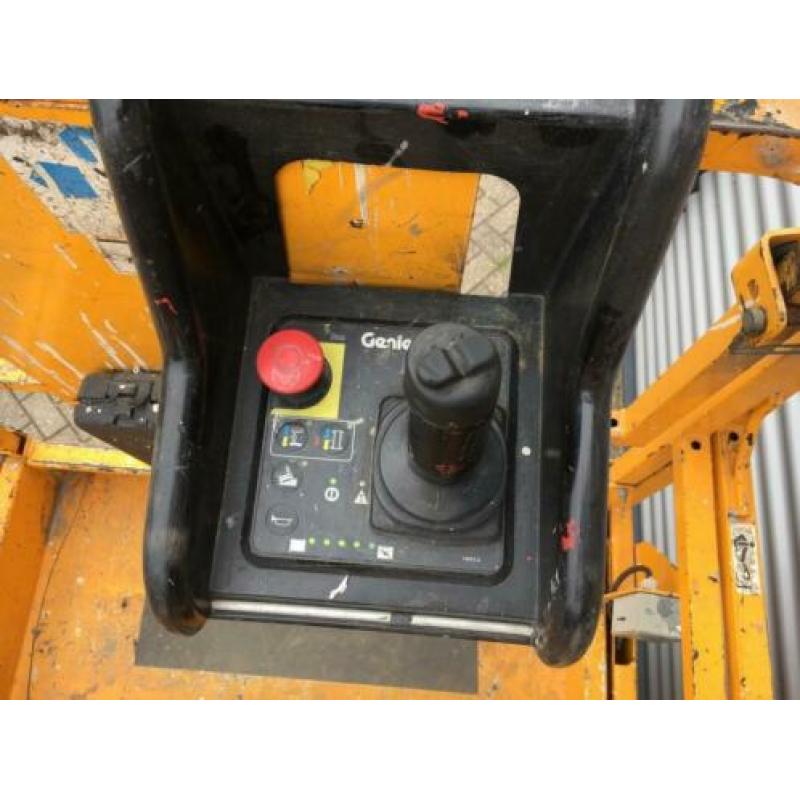 Genie GS3246 hoogwerker schaarhoogwerker 2004 (bj 2004)