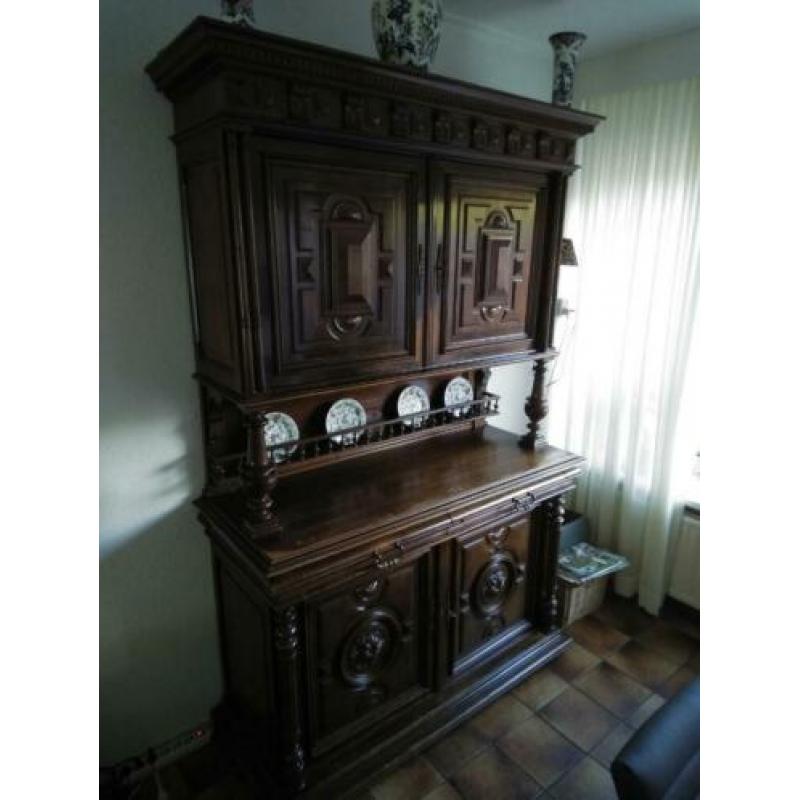 Antieke kast