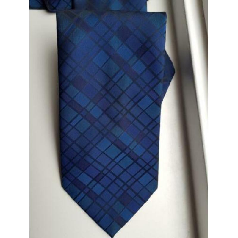 Blauwe stropdas. Marks en Spencer. Als nieuw !!