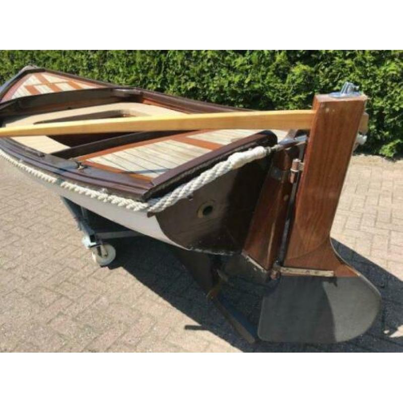 Houten vlet incl. Cota inboard benzine motor (bj 1990)