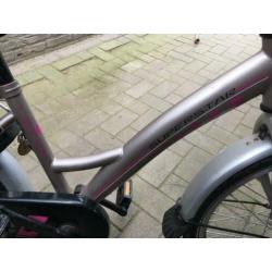 Loekie meisjes fiets 16inch