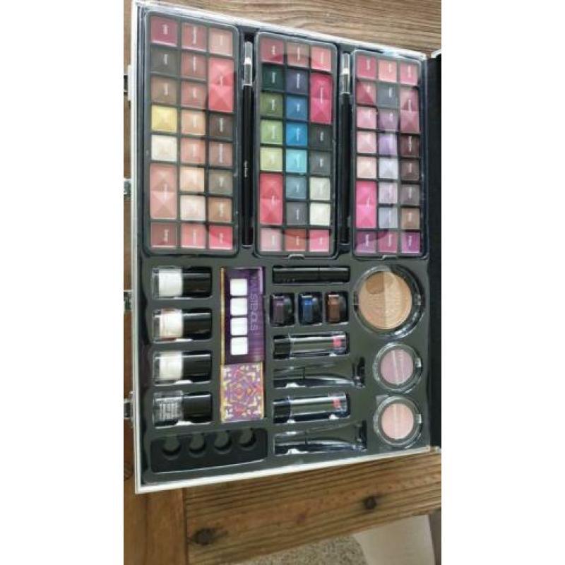 Nieuwe make up koffer