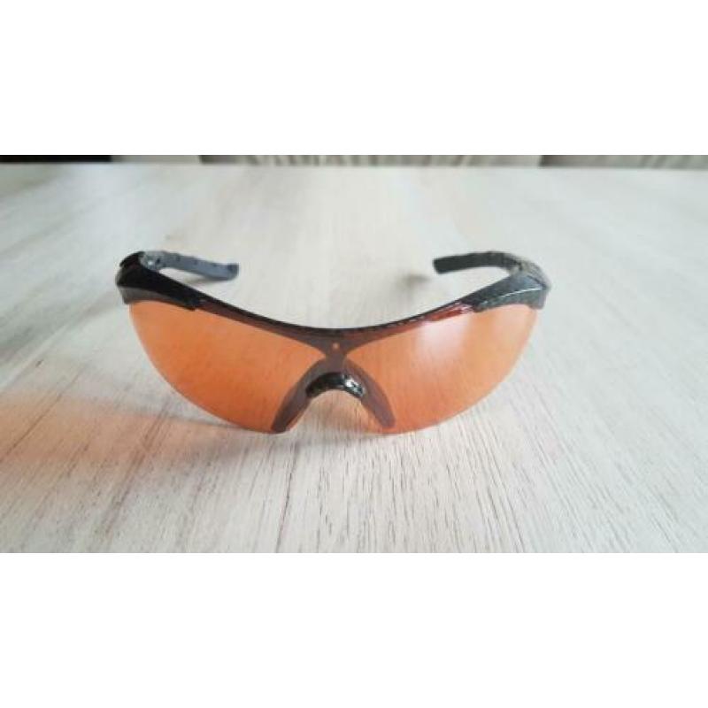 Raxx sport zonnebril, compleet met brillenkoker