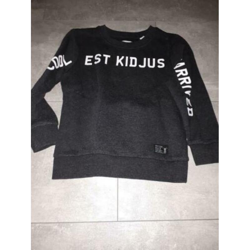 Jongens kleding maat 110 en 116 Shirts en korte broeken maat