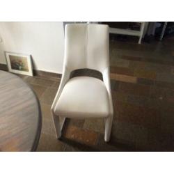 4 huiskamerstoelen van Eijerkamp. Ivoorkleurig.