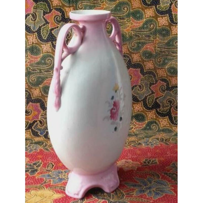 Prachtige antieke vaas van porselein uit Oostenrijk 33,4 cm.