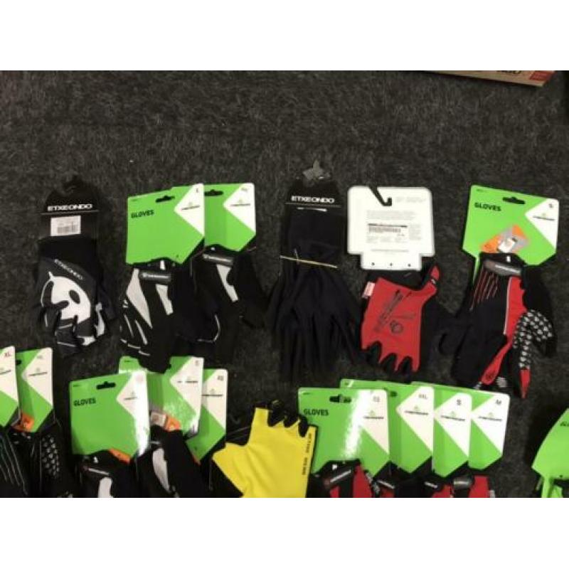 Kleine partij (19paar) Merida wielren fiets handschoenen!