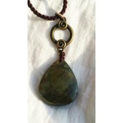 Labradoriet en antiek brons hanger ketting
