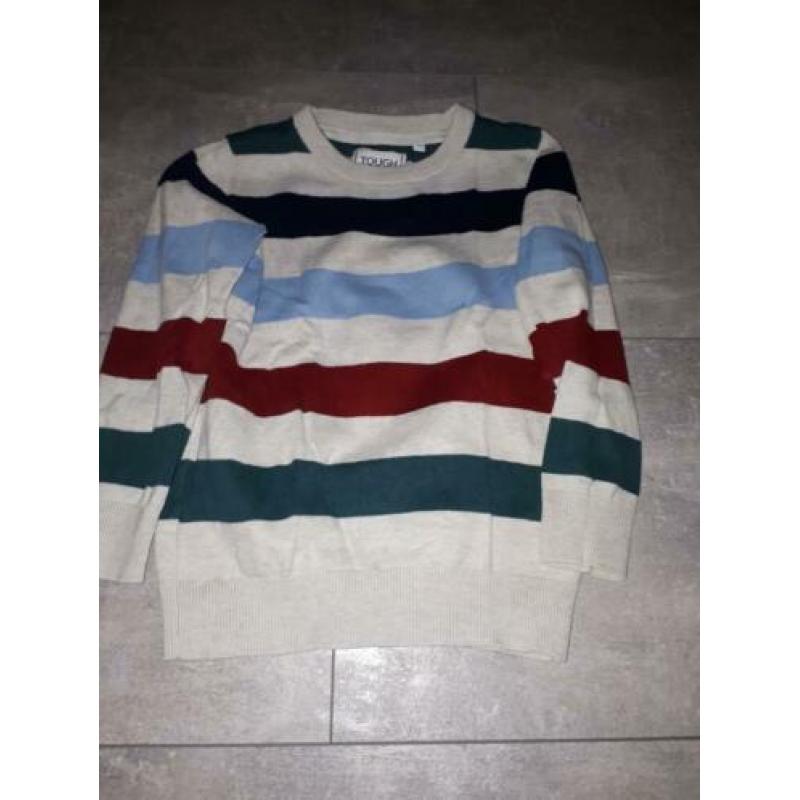 Jongens kleding maat 110 en 116 Shirts en korte broeken maat