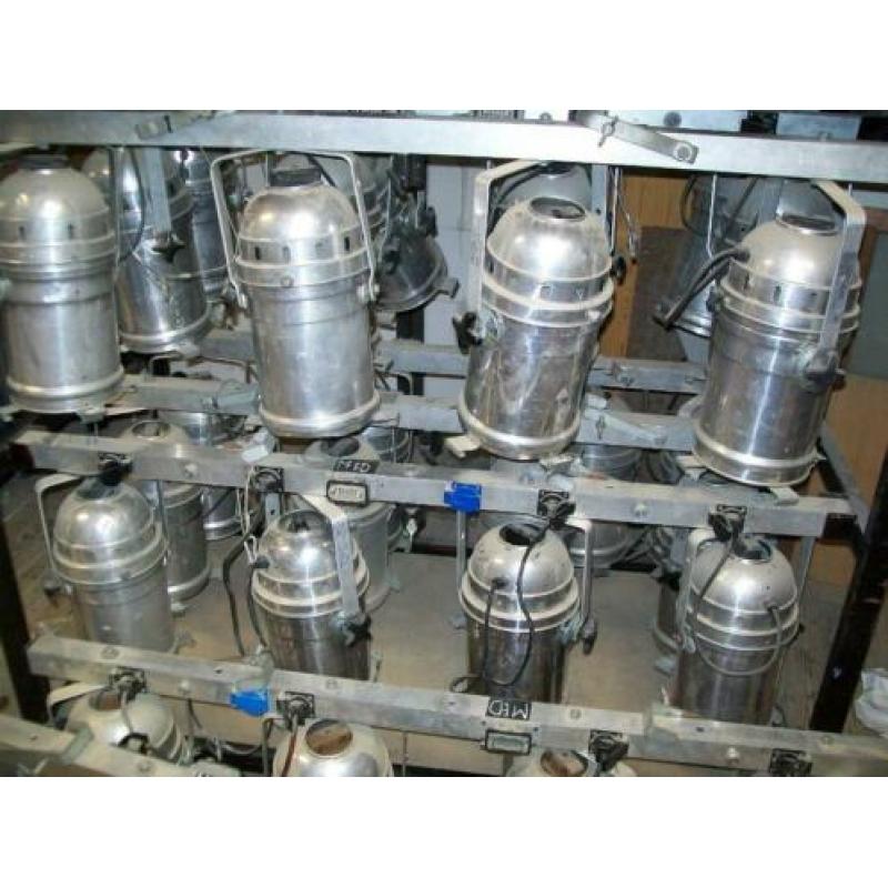 32 kw par 64 lichtset + meatwagon te koop