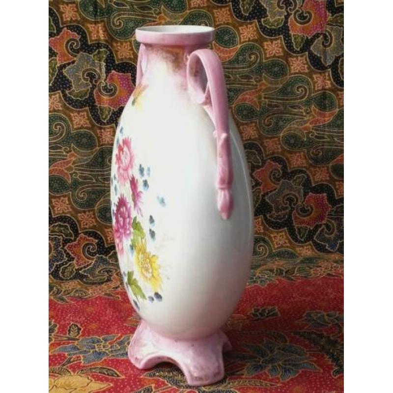 Prachtige antieke vaas van porselein uit Oostenrijk 33,4 cm.