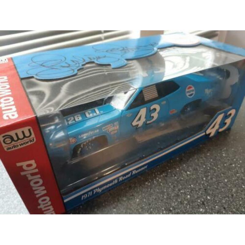 Richard Petty 71er Plymouth Hemi Roadrunner Nascar Mopar