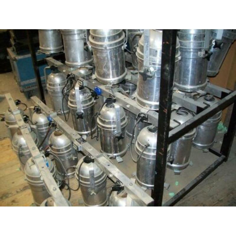 32 kw par 64 lichtset + meatwagon te koop