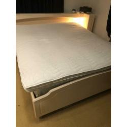 Mooie topper niet lang gebruikt wegens aanschaf ander matras