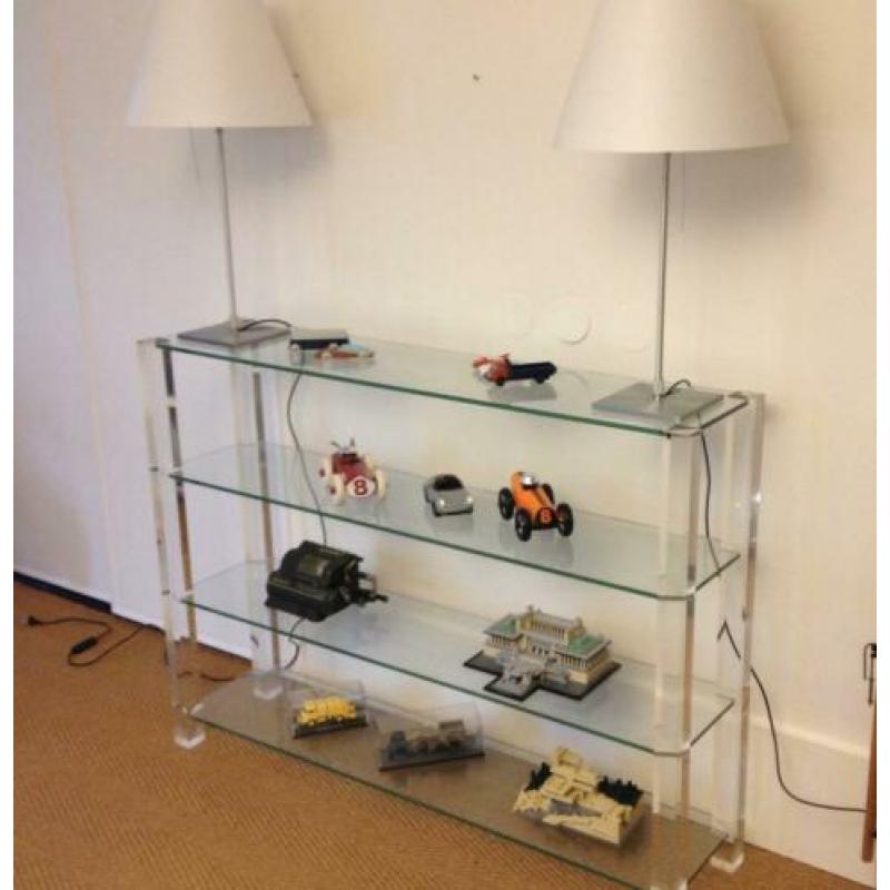 Glazen kast - sidetable van BOR-design