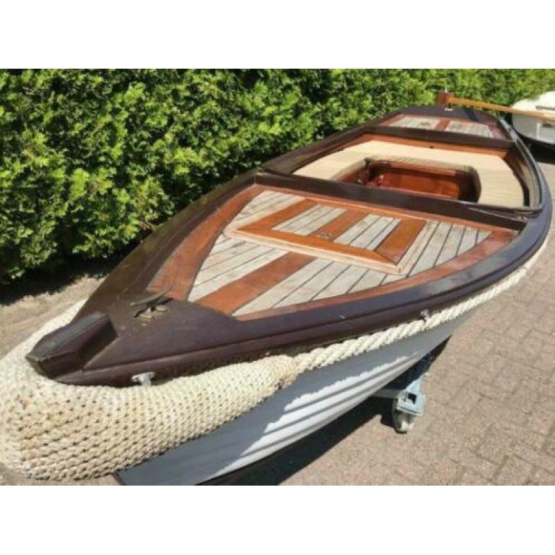 Houten vlet incl. Cota inboard benzine motor (bj 1990)