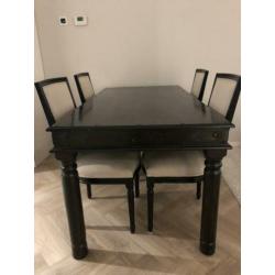 Eettafel + 4 stoelen