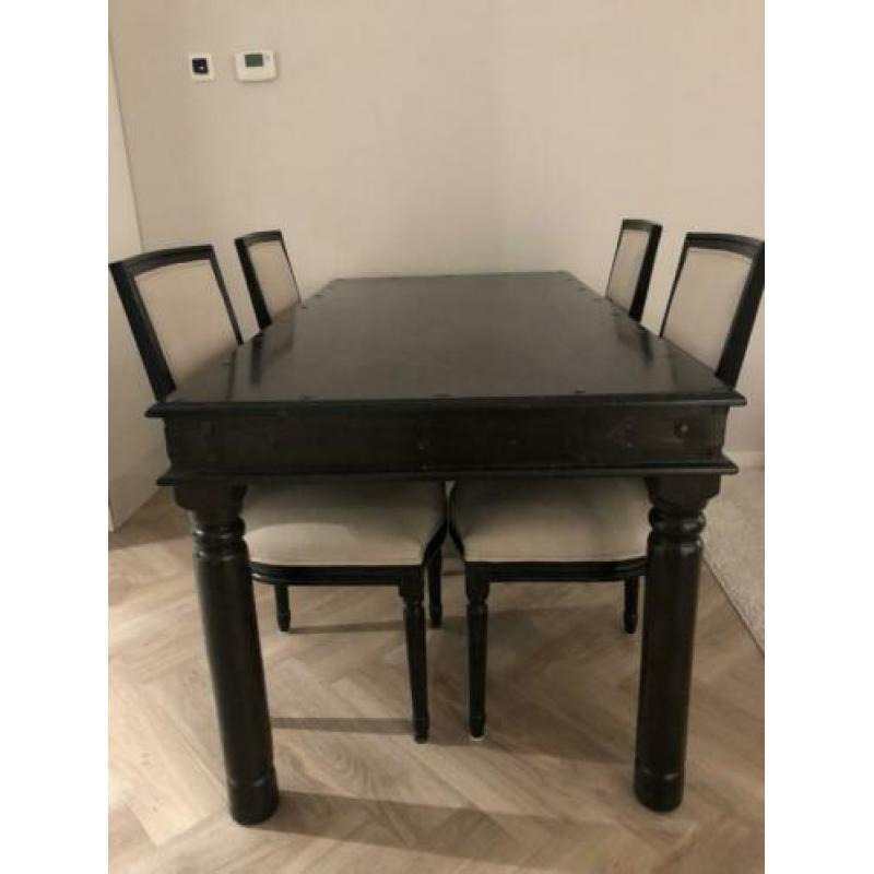 Eettafel + 4 stoelen