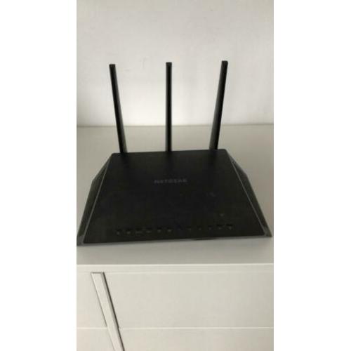 Netgear router R7000