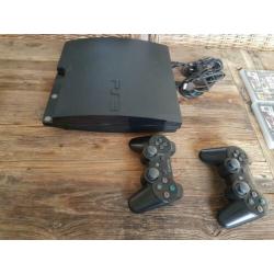 PlayStation 3 met 2 controllers en 32spellen