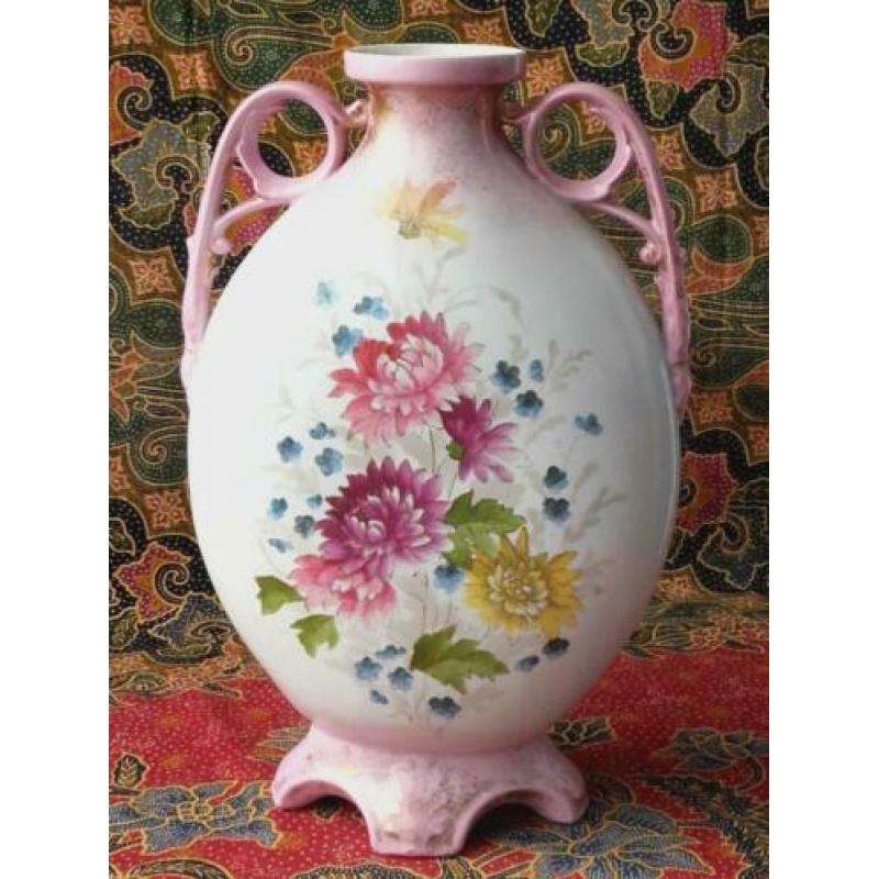 Prachtige antieke vaas van porselein uit Oostenrijk 33,4 cm.