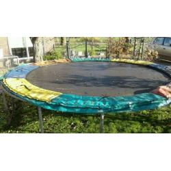 trampoline golden circle
