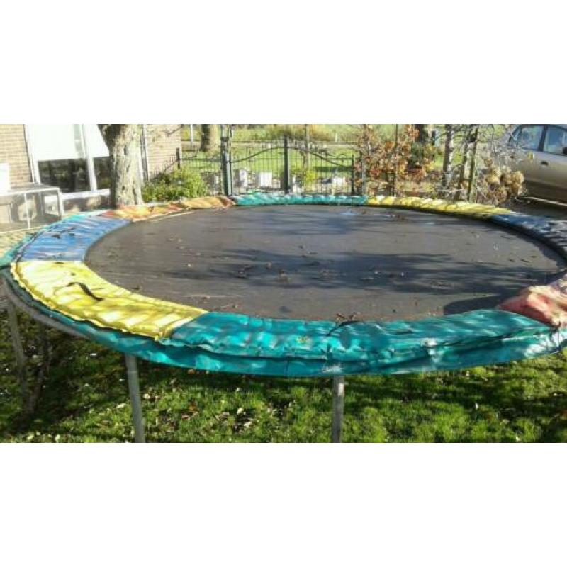 trampoline golden circle