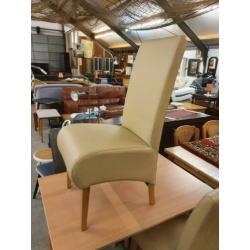 Eettafel stoelen blank leer 15 euro per stuk