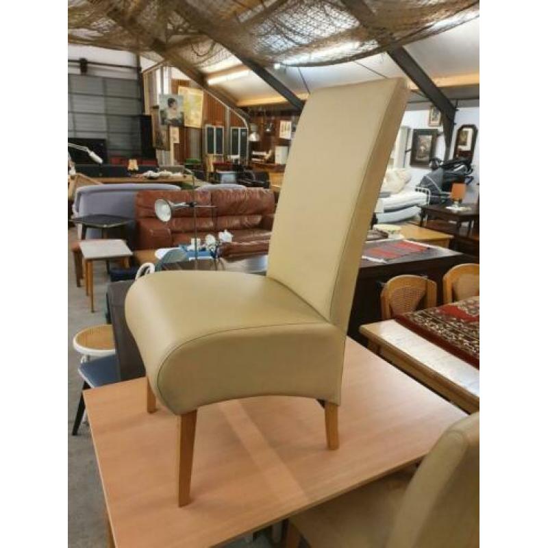 Eettafel stoelen blank leer 15 euro per stuk