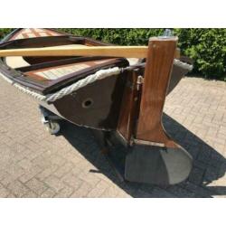 Houten vlet incl. Cota inboard benzine motor (bj 1990)