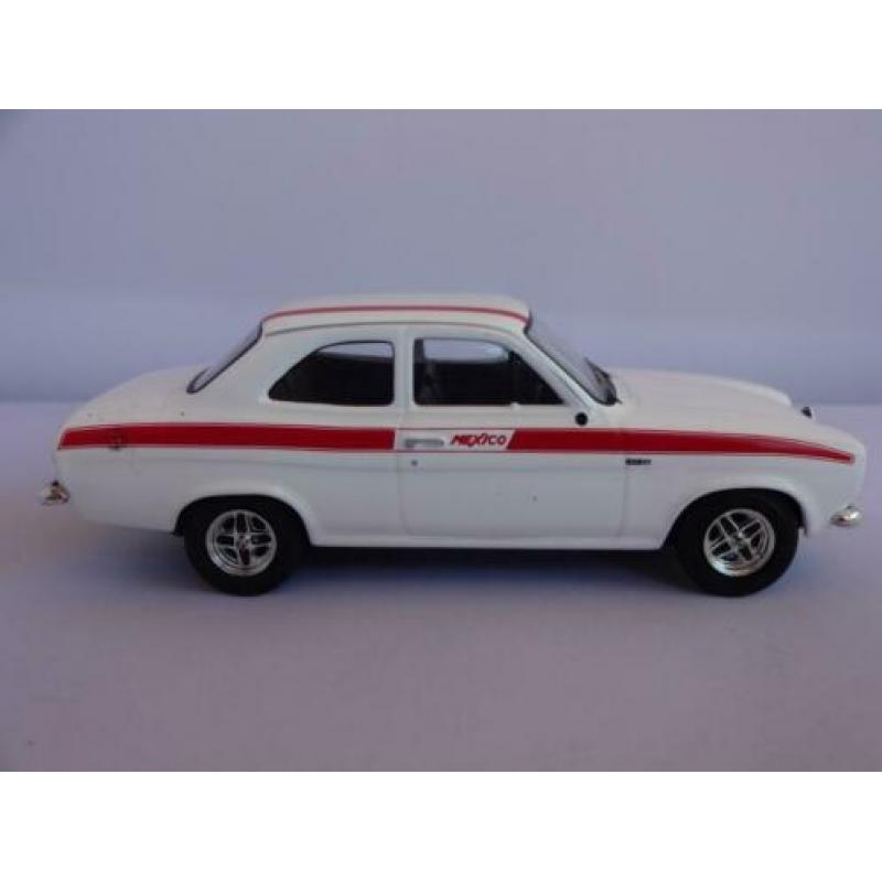 Ford Escort MK1 Mexico Wit VA09519 van CORGI-VANGUARDS 1/43