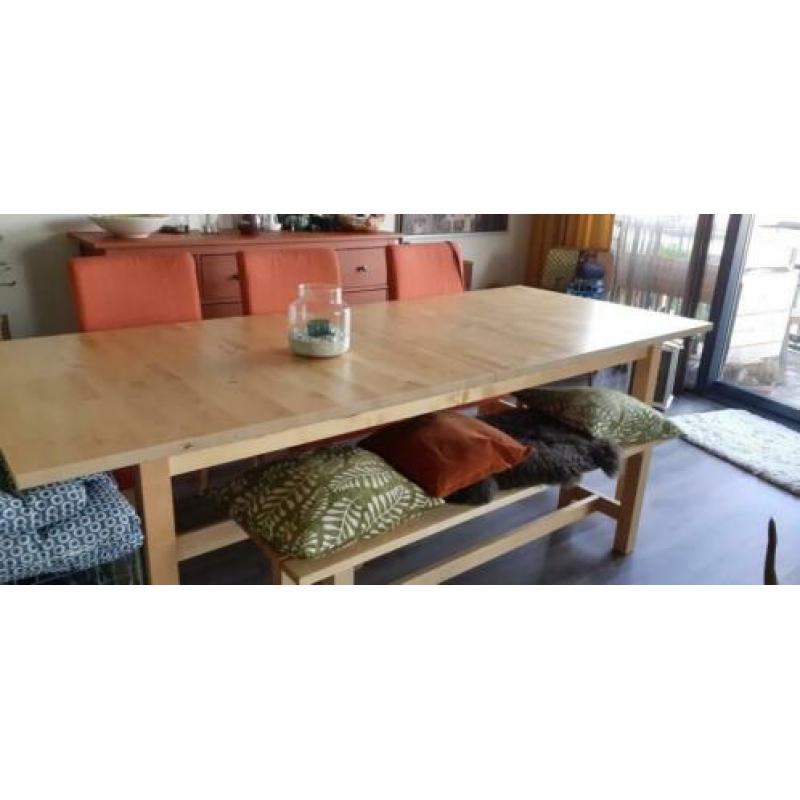 3 meterlange houten eettafel met bankje van Ikea