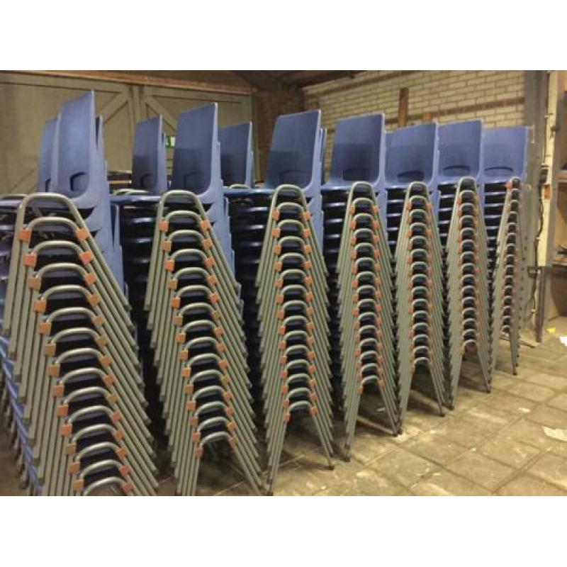 Nieuwe kantinestoelen stapelstoelen kuipstoelen 11 kleuren