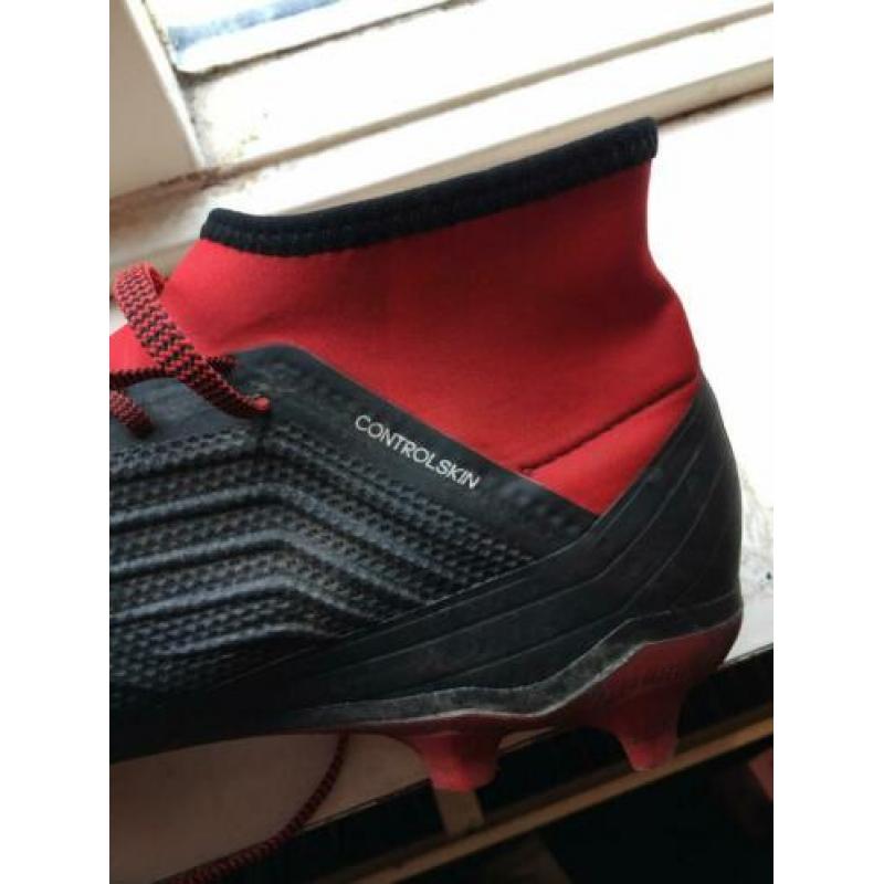 Adidas Predator voetbalschoenen / Nike scheenbeschermers