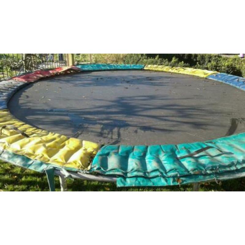 trampoline golden circle
