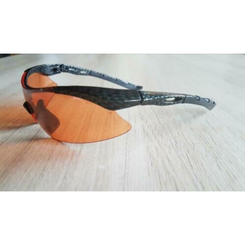Raxx sport zonnebril, compleet met brillenkoker