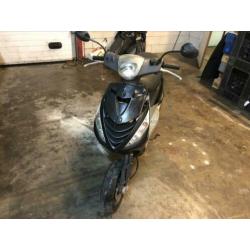 Piaggio Zip motorscooter 200CC bwj 2001