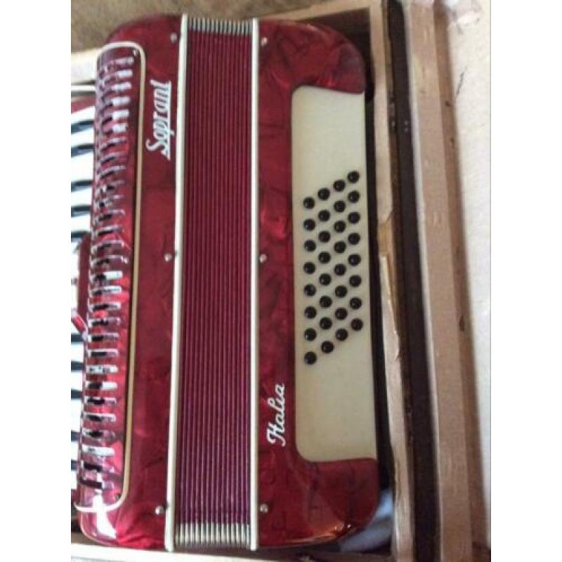 Vintage Soprani Italia Piano Accordeon 32 Bass 39 Keys
