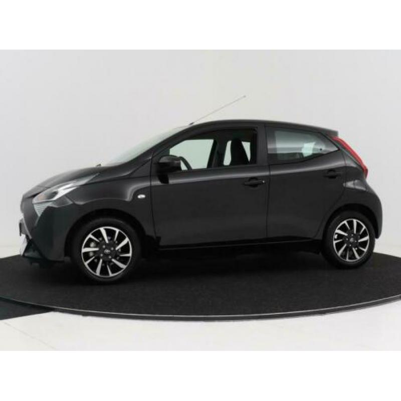 Toyota Aygo 1.0 VVT-i x-play (bj 2019)