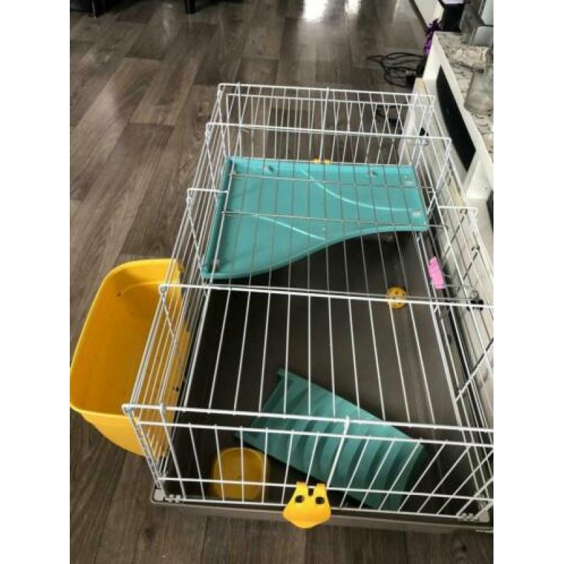 Konijnen kooi te koop voor 35 euro met gratis wc