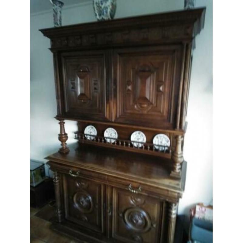 Antieke kast