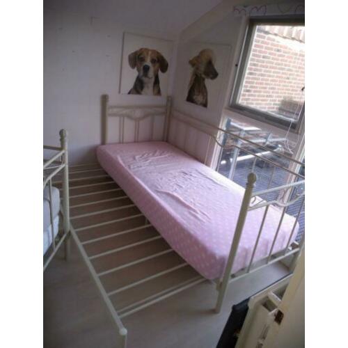 Uitschuifbaar bed