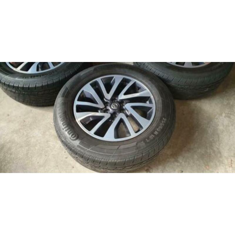 ? 18” Originele Nissan Navara Np300/ D40 Velgen met Banden