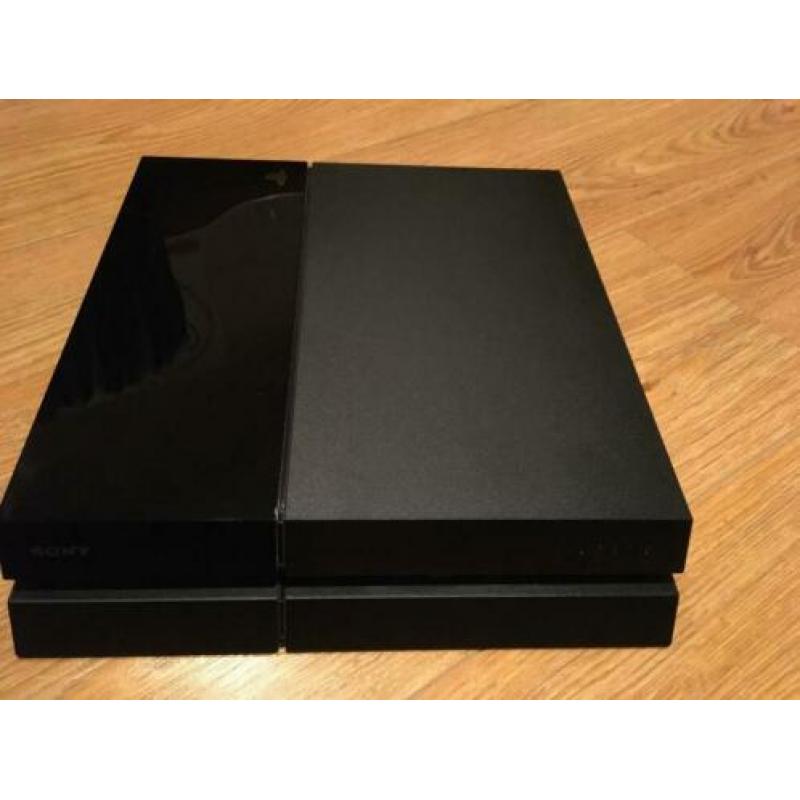 Playstation 4 + Controller + Game (Call of Duty) + Headset