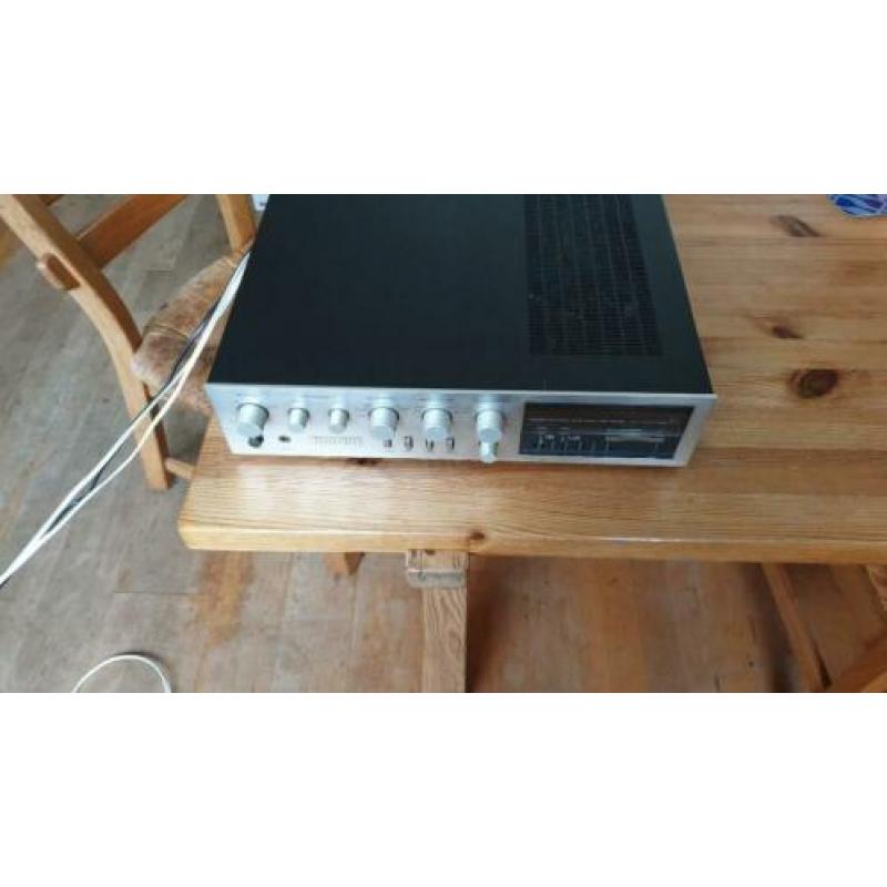Luxman R 2050