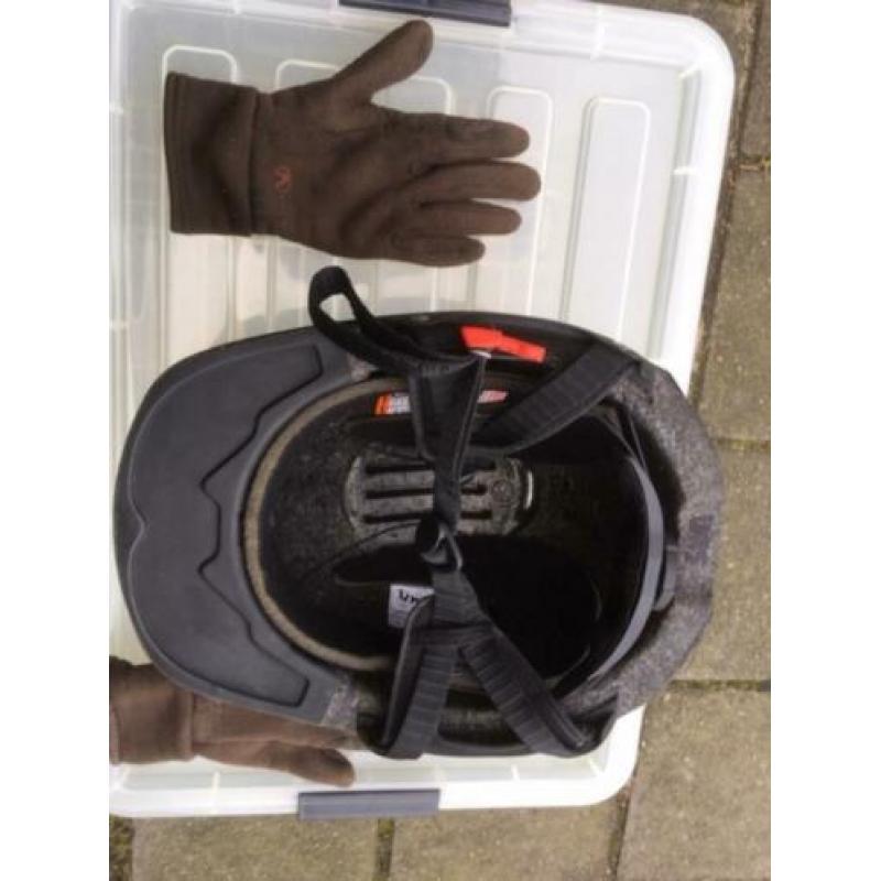 Paardrij cap, laarzen en handschoenen
